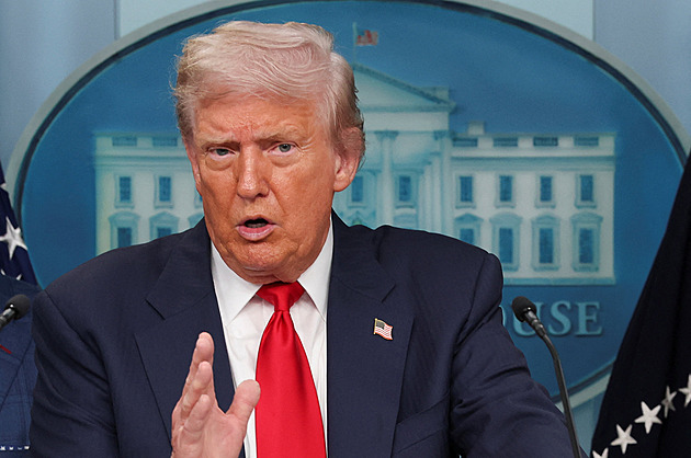 Jde vám opravdu o mír? Pak neodebírejte ruskou ropu, kritizoval Trump Evropany