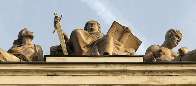 Důchodce, který střelil muže do obličeje, vyvázne bez trestu. Trpí duševní nemocí