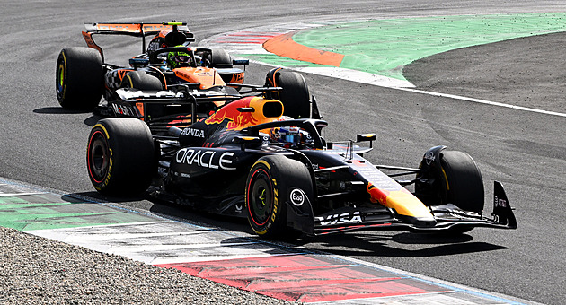 Formule 1 ONLINE: Návrat Red Bullu? Verstappen drží vedení i po zastávkách