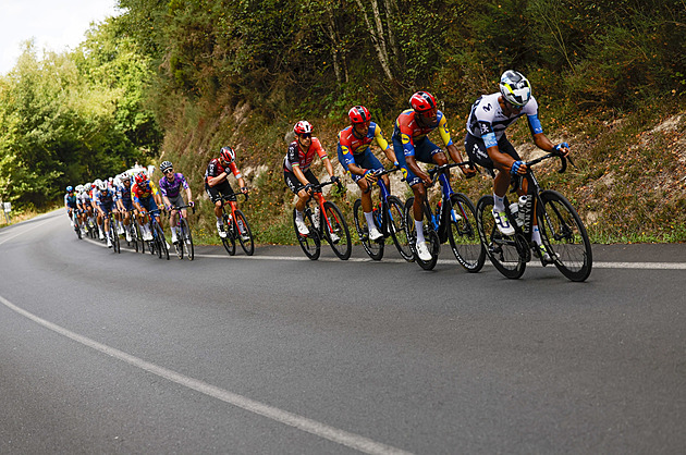 Pedersen konečně uspěl, na Vueltě slaví z úniku. Vidět byl i Otruba