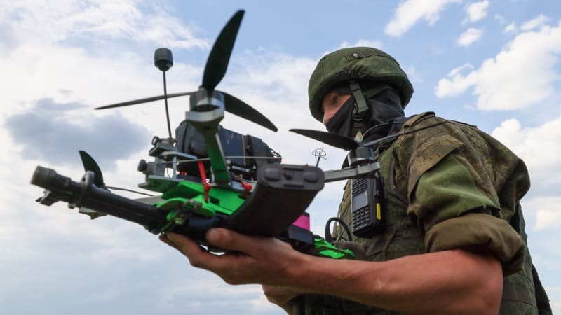 Rusko provedlo vůbec největší vzdušný útok od začátku války. V Kyjevě zemřelo tříměsíční dítě