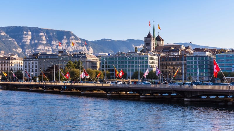 Švýcary děsí malý vliv země na mezinárodní dění, ukazuje průzkum. Příčinou je Trump