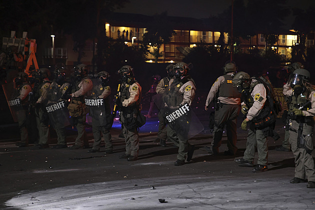 A pak rozhodl Nejvyšší soud. Je tu Trumpův zásadní průlom u razií proti migrantům