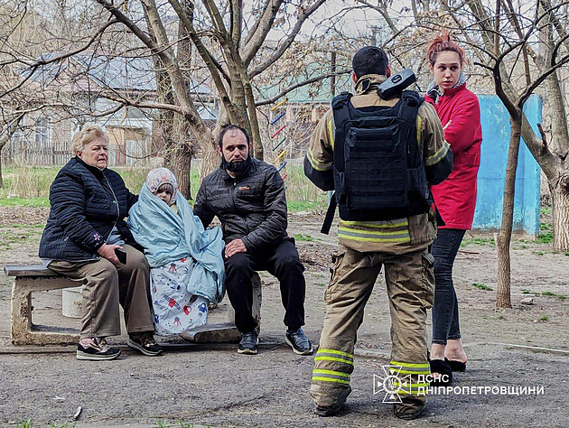 Vyhrazujeme si odpověď na útok na hřiště, říká Rusko potřísněné potoky dětské krve