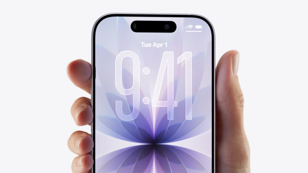 Apple láká na čtyři nové iPhony, začal základním modelem. Sledujte online