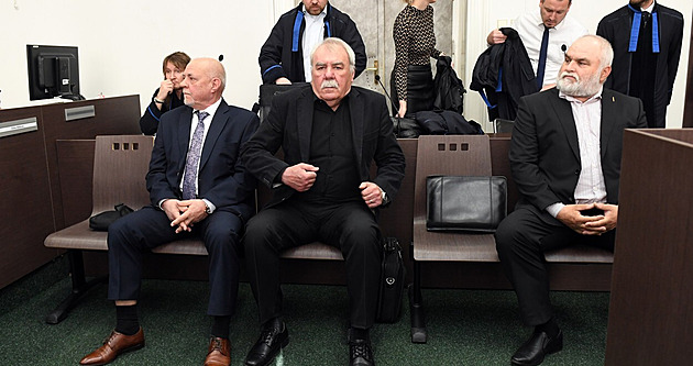 Soud zastavil stíhání firmy Viktoriagruppe v kauze stomilionového podvodu s naftou