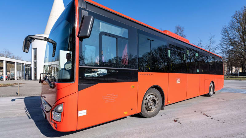 Agresor napadl nožem ženu v autobuse u Brna: Zasáhl pasažér. Jak v akčním filmu, líčí svědkyně