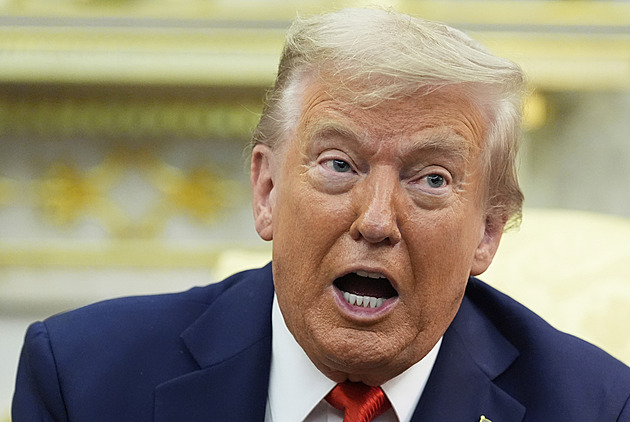 Trump vyzval země G7 a EU k uvalení cel na Indii a Čínu, aby nekupovaly ruskou ropu