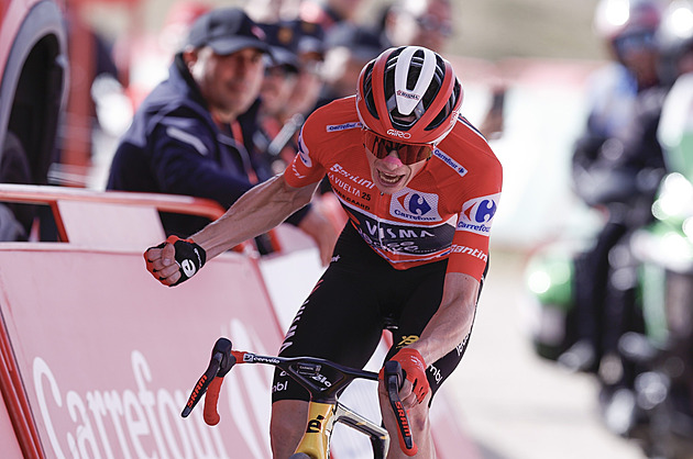 Vingegaard zničil soupeře a poveze dres lídra do Madridu. Drama obstarali aktivisté