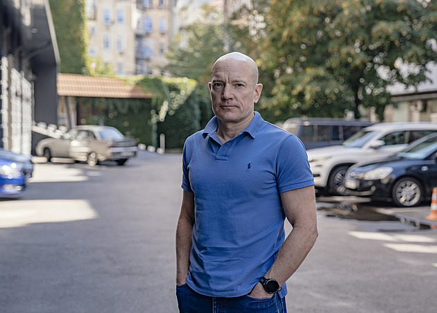 Prezidenti mě tu nemají rádi, říká český byznysman v Kyjevě. Armádě dává miliony