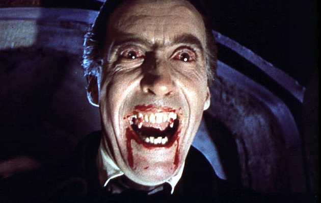 To už je moc, čílí se diváci. Divadlo upozorňuje, že v Drákulovi se objeví krev