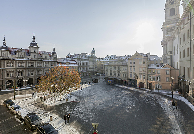 Záhadná vražda malostranského veksláka. Před výslechy začali podivně umírat svědci