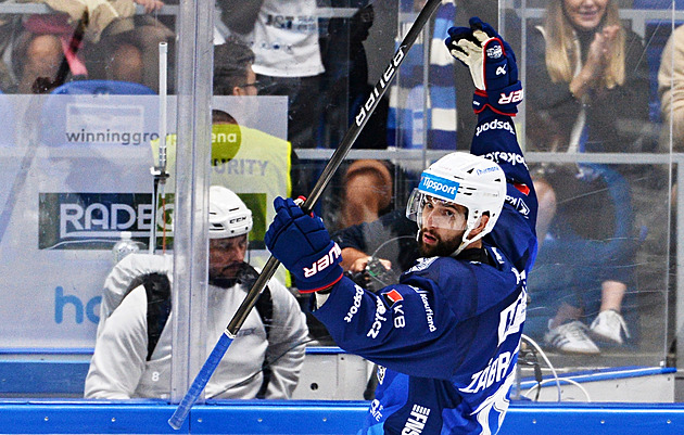 ONLINE: Kometa odskočila Spartě v oslabení. Pardubice otočily s Boleslaví