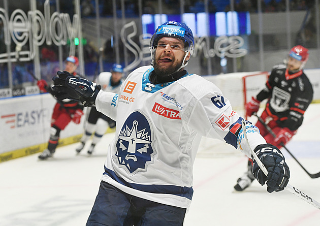 ONLINE: Kometa zdolala Spartu. Olomouc s Kladnem mají první výhry, slaví i Pardubice