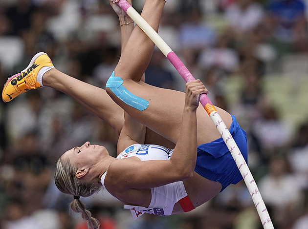 Švábíková zvládla na MS kvalifikaci, Myslyvčukovi uteklo finále o 22 centimetrů