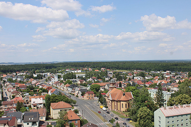 Hlučící kaliči ustoupí těm, kteří tam bydlí. Kladno rozšířilo noční klid do dalších ulic