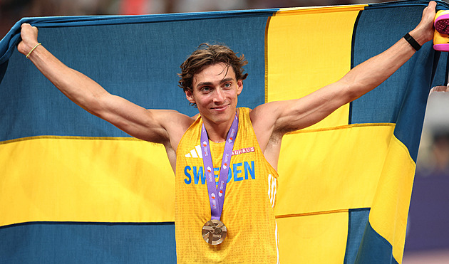Duplantis z jiné planety. Už počtrnácté! V Tokiu s ním slavili i soupeři