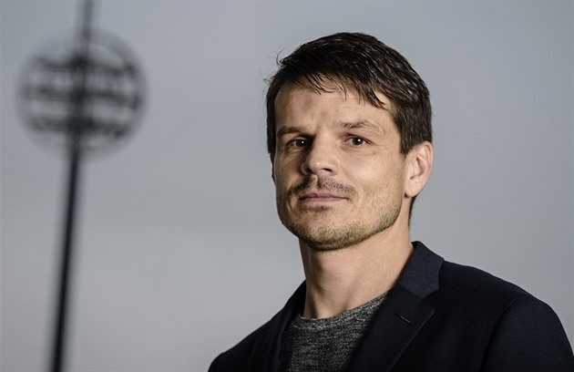 Sabou se omluvil Spartě za napadení Vindahla. Klub mu zakázal vstup na lavičku