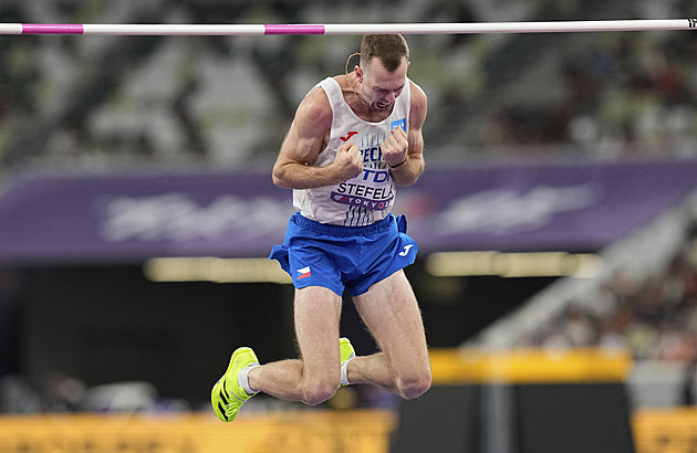 Štefela slaví bronz! Jako první český výškař si z mistrovství světa odveze medaili
