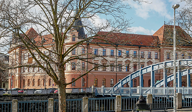 Potřebuje lásku, psala soudu matka mladé ženy obžalované z distribuce drog