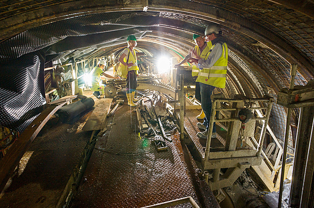 Tunel mezi Itálií a Rakouskem proražen. Co pojede pod Brennerem