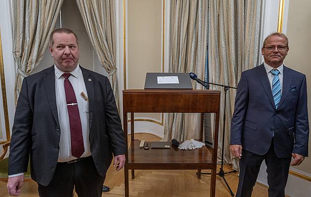 V Lánech otevřeli tajemnou obálku s jeho posledními slovy. Teď ji zkoumají experti