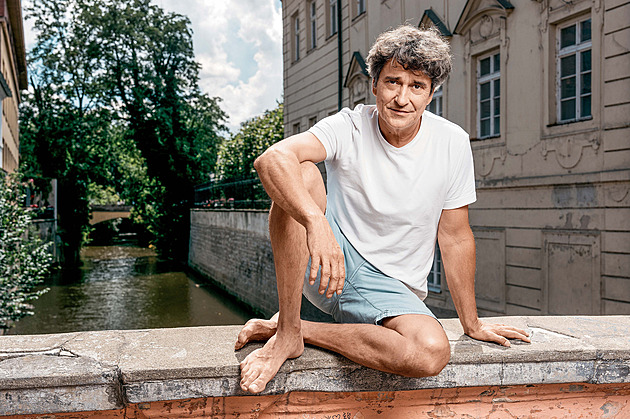 Nejsem pruda fotr. Vím, do jakých věcí by se ženy nutit neměly, říká Saša Rašilov