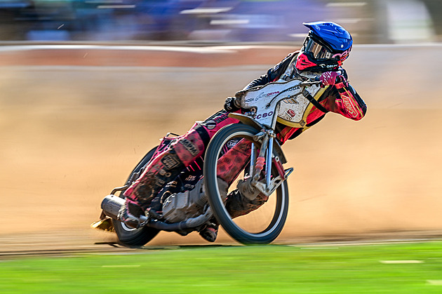 Zlatá přilba připadla Francouzi Bergému, Bednář v Pardubicích finále nedojel