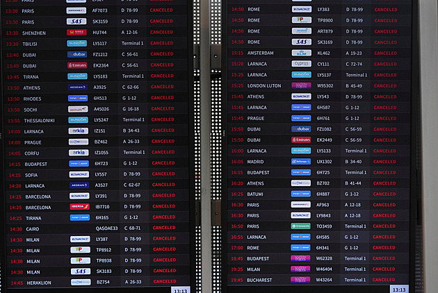 Letiště v Kodani blokují kroužící drony. Všechny lety byly přerušeny