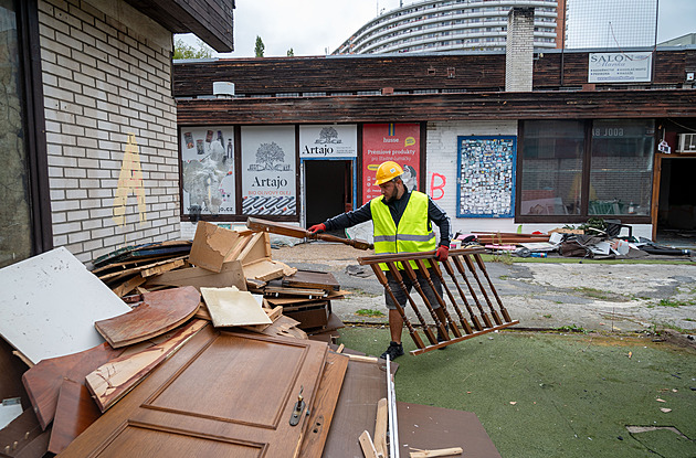 Konec legendy. Ve Zlíně začala demolice Šmoulího města, zmizí do konce roku