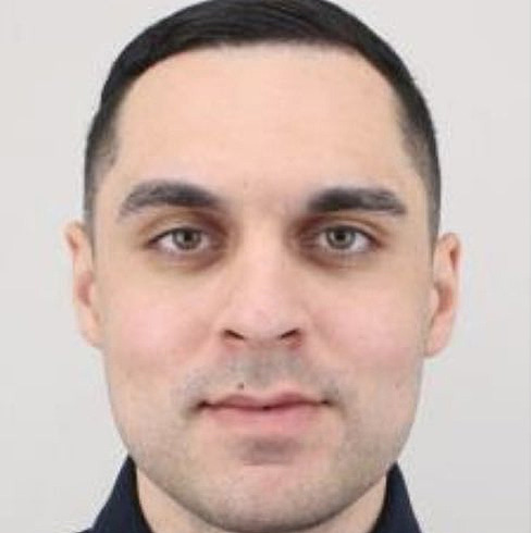 Podezřelý z postřelení muže v pražských garážích, možná utekl až do Albánie