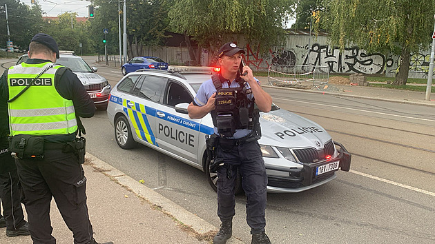 Nálezu munice v Brně uzavřel na několik hodin křižovatku, policie evakuovala školu