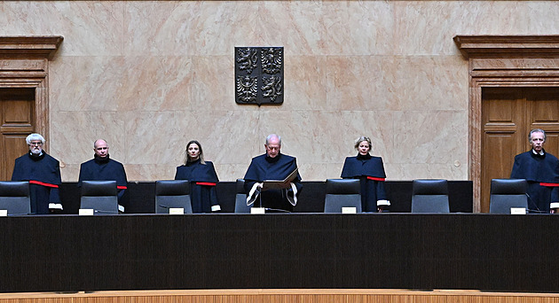 Ústavní soud se vyjadřuje ke stížnostem na nepřiznané koalice Stačilo! a SPD