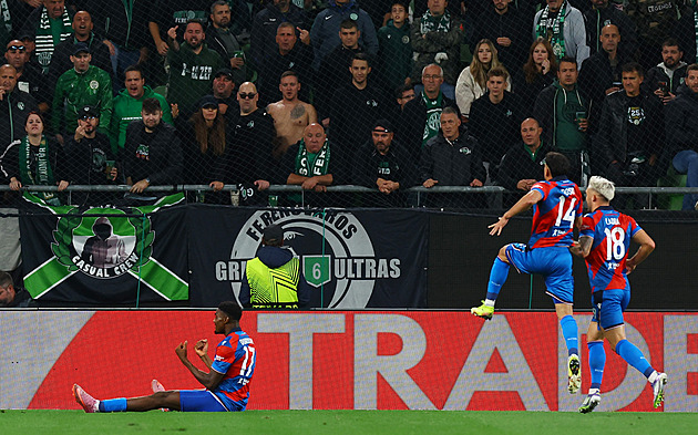 ONLINE: Ferencváros - Plzeň 0:1, v úvodu střílí gól Durosinmi, domácí jsou v deseti