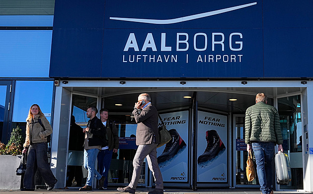 Nálety dronů pokračují. Letiště v dánském Aalborgu bylo uzavřeno už druhou noc
