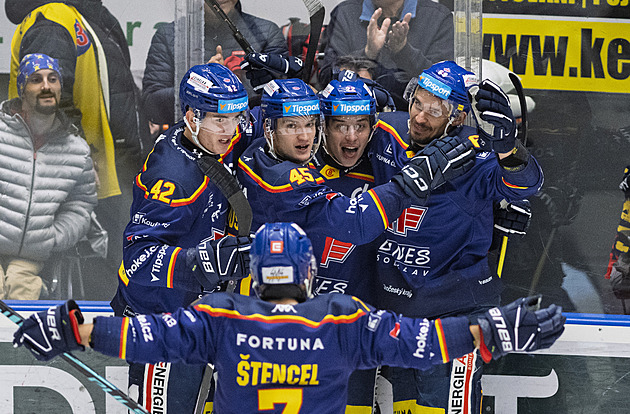 ONLINE: Motor válcuje Kometu, vede už 8:0! Při chuti je i Sparta v Boleslavi