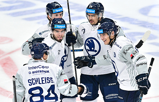 ONLINE: Plzeň proti Varům otáčí, Sparta doma vyzve Liberec, Kometa Pardubice