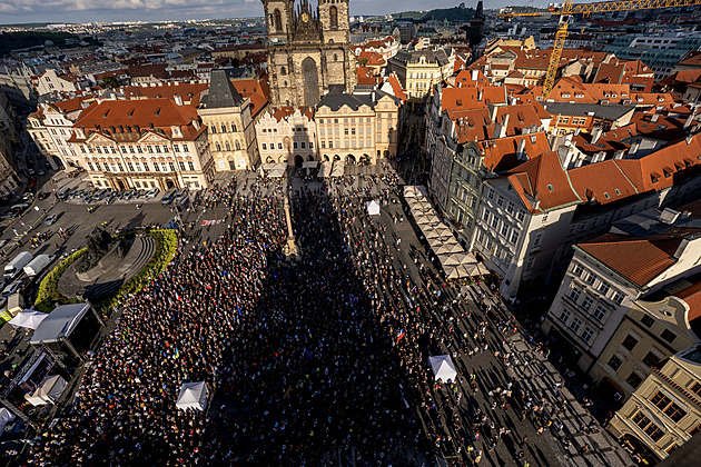 Na demonstraci v centru Prahy přišly tisíce lidí, Rusko tady nechceme, skandovaly