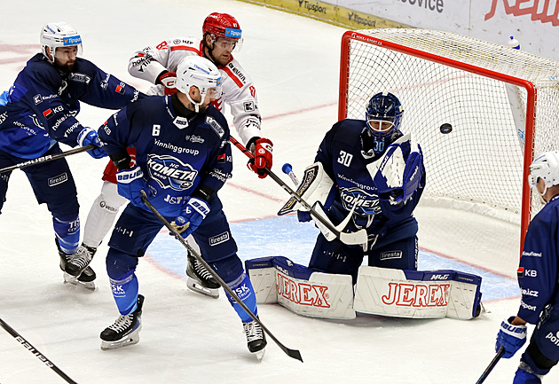 Třinec ve šlágru porazil Brno, Plzeň vyhrála na Spartě. Kladno i Litvínov se dál trápí