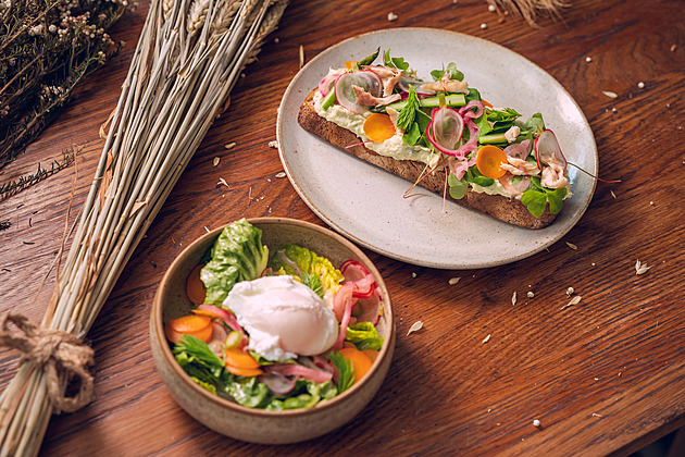 Nejen šunka a sýr. Dopřejte si k večeři (ne)obyčejný obložený chléb