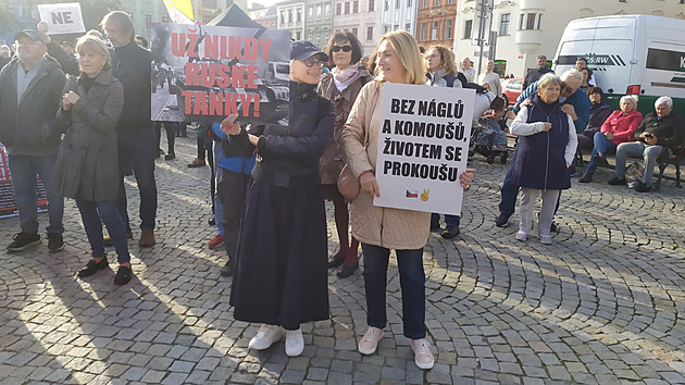 ŽIVĚ: Ne komunismu a extremismu! Velký happening podpoří Vetchý či Vášáryová