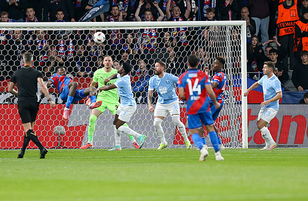 ONLINE: Plzeň - Malmö 1:0, skóre otevírá Vydra, hosté už podruhé nuceně střídali