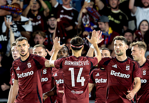 ONLINE: Sparta - Shamrock 2:0, další gól přidává Suchomel, hosté se jen brání