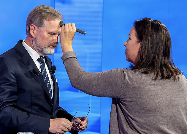 „Naposledy“ proti sobě. Babiš hýřil vtipy a předvedl němčinu, Fiala vsadil na pravdu