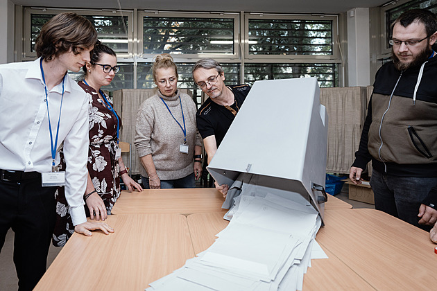 ONLINE: Volby do Sněmovny skončily, přicházejí první výsledky