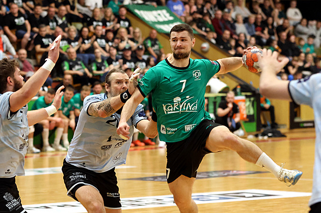 Karviná porazila v házenkářském šlágru Duklu, Frýdek-Místek poprvé neuspěl