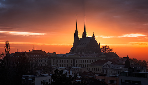 Město Brno hlasovalo jinak než okres Brno-venkov. I účast se výrazně lišila