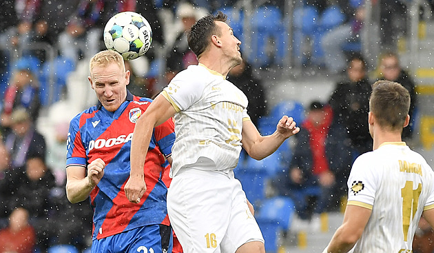 ONLINE: Plzeň - Hradec 3:2, obrat v samém závěru, pálí Durosinmi a Adu