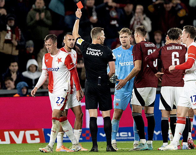Sparta - Slavia 1:1, fotbalové derby bez vítěze. Hosté vedli, pak se v deseti ubránili