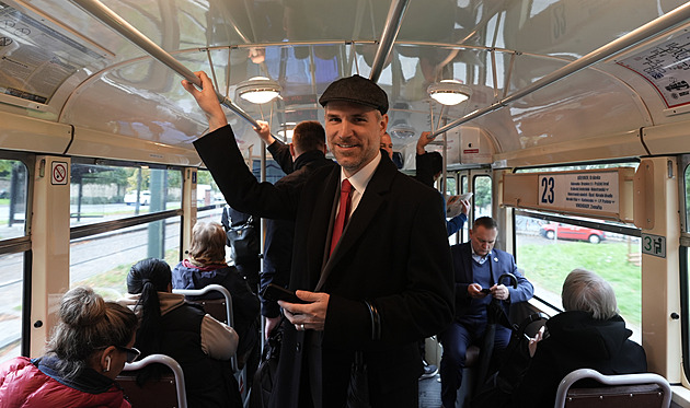 ONLINE: Okamura přijel na Hrad za Pavlem. Hřib chce místo ve vedení Sněmovny